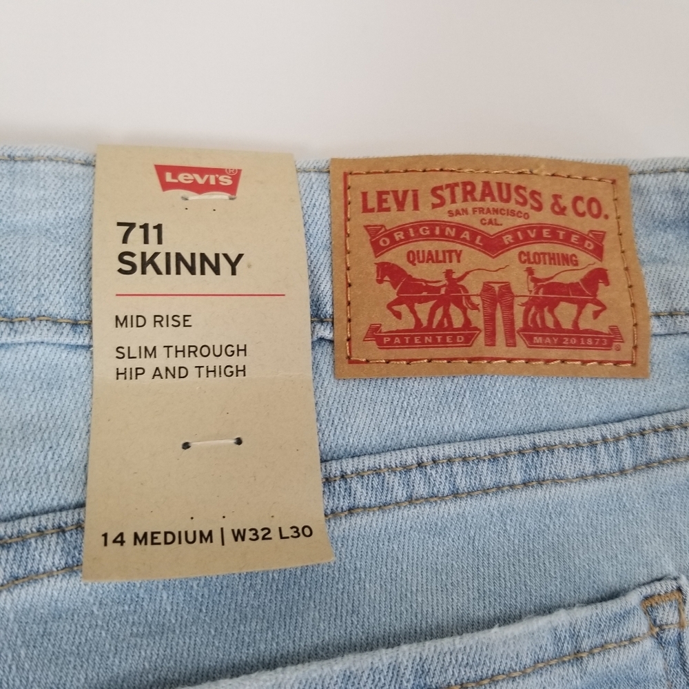 Levi's Sculpt Ultrasoft 711 Skinny Jeans Size 32 NWT - Picture 8 of 8
